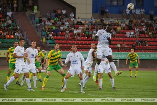 ФОТОФАКТ: Футболисты гродненского "Немана" на своем поле одолели "Ислочь"