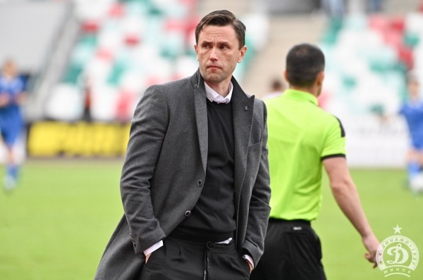 «Динамо» завалило еврокубки, но Челядинскому полегчало. Рядом с ним работают интересные помощники, игроки не получают премий – правда, это не проблема