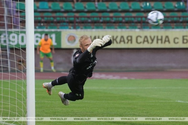 ФОТОФАКТ: Футболисты гродненского "Немана" на своем поле одолели "Ислочь"
