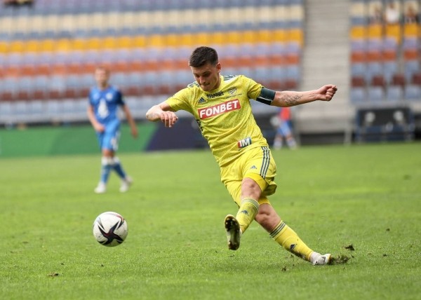 Партнеры вернули Драгуна обратно в капитаны БАТЭ, а вот кто с повязкой в других клубах: самый молодой в «Энергетике», самый старый – в «Арсенале», в «Шахтере» – кого хотели убрать++