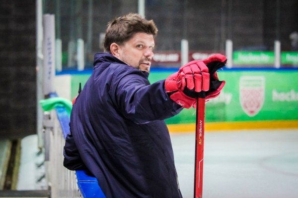 Хоккей.  Андрей Михалев: у нас по высшей лиге скорости были пониже, но мы подстроились под темп "СКА-Невы"
&nbsp;