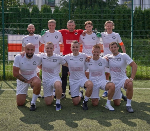 В Варшаве с БЧБ и фаерами прошел Кубок Ивулина: команда БФСС победила по пенальти, Шкурин отказался от лучшего игрока в пользу Хацкевича