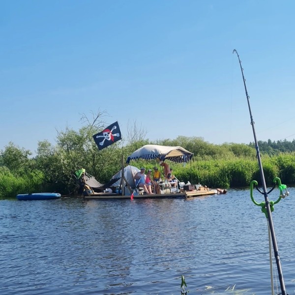 Жуковского не вернули в БАТЭ – и он таки уехал за границу: в клуб, где директора обвиняют в пьянстве с игроками