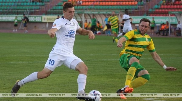 ФОТОФАКТ: Футболисты гродненского "Немана" на своем поле одолели "Ислочь"