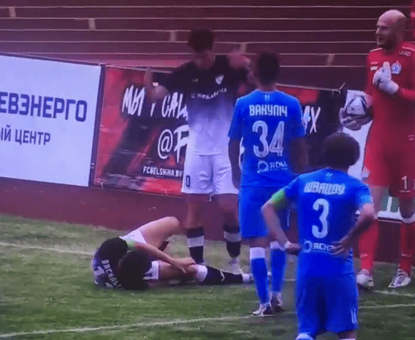 Лучший бомбардир «Белшины» попрощался с болельщиками и завершил сезон. Он получил жесткую травму на ровном месте Лучший бомбардир «Белшины» попрощался с болельщиками и завершил сезон. Он получил жесткую травму на ровном месте