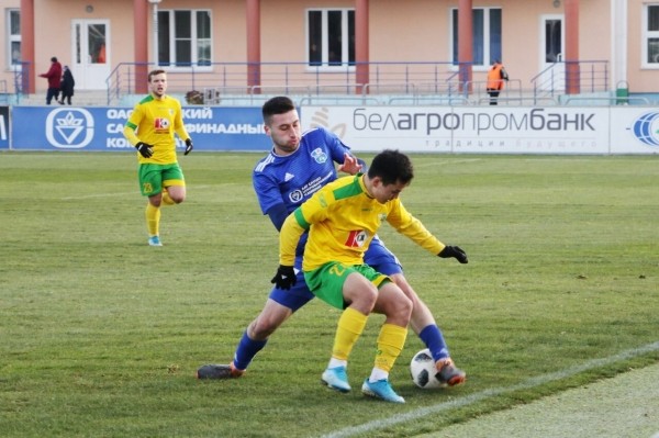Жуковского не вернули в БАТЭ – и он таки уехал за границу: в клуб, где директора обвиняют в пьянстве с игроками