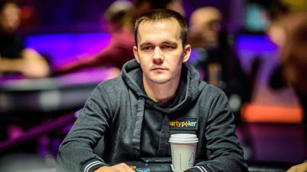 Один из топов в покере – экс-шахматист из Беларуси: любил ставить на спорт, в 10-й раз взял больше миллиона, празднует с флагом Украины