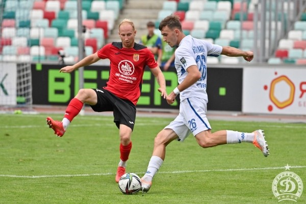 «Динамо» завалило еврокубки, но Челядинскому полегчало. Рядом с ним работают интересные помощники, игроки не получают премий – правда, это не проблема