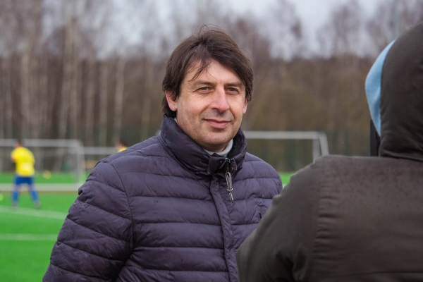 Работал кладовщиком, челночил в Польшу, учил руководящий состав МВД – теперь все эти люди рулят клубами «вышки» (есть и другие интересные биографии) Работал кладовщиком, челночил в Польшу, учил руководящий состав МВД – теперь все эти люди рулят клубами «вышки» (есть и другие интересные биографии)