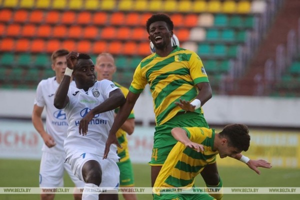 ФОТОФАКТ: Футболисты гродненского "Немана" на своем поле одолели "Ислочь"
