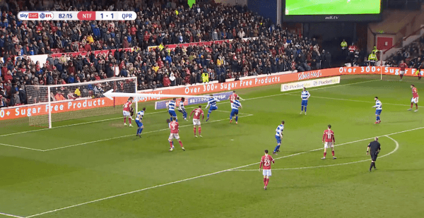 За секунду до углового в кадре ни одного игрока атаки &ndash; так &laquo;Ноттингем Форест&raquo; веселит АПЛ