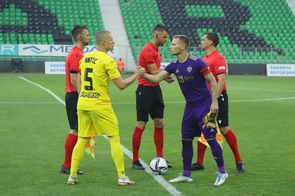 Миллионы беларусов еще смотрят ТВ, где самое популярное – из России. Сейчас в топ залетела и РПЛ, но тут все не так однозначно (ЧБ может потягаться) Миллионы беларусов еще смотрят ТВ, где самое популярное – из России. Сейчас в топ залетела и РПЛ, но тут все не так однозначно (ЧБ может потягаться)