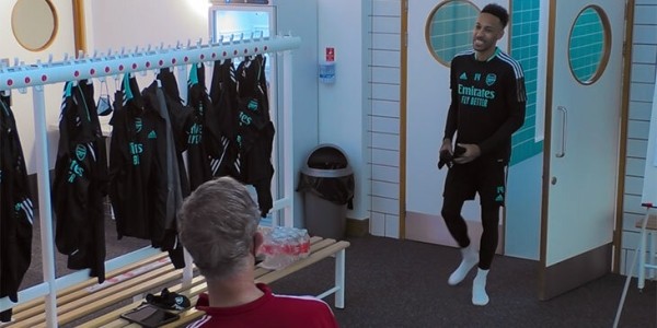 Как конфликт Артеты и Обамеянга выглядел изнутри? Фрагмент из документалки про «Арсенал»