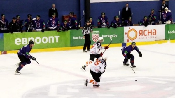 Хоккеисты "Бреста" продолжают идти без поражений на Кубке Салея