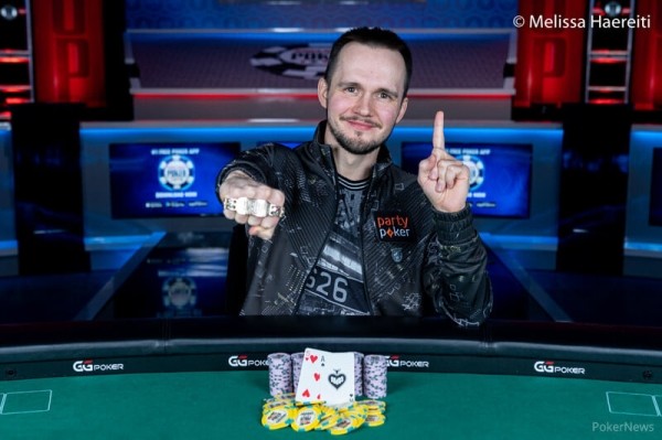 Один из топов в покере – экс-шахматист из Беларуси: любил ставить на спорт, в 10-й раз взял больше миллиона, празднует с флагом Украины