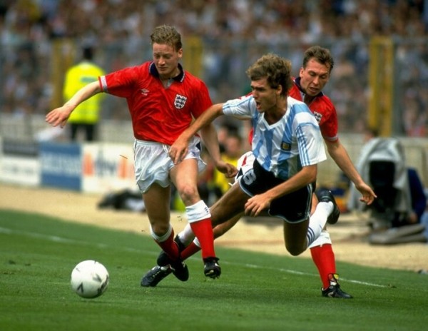 Дэвид Бэтти – культовый герой АПЛ. Его считали головорезом, а он был отличным игроком – хоть и недолюбливал футбол