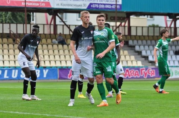 Футбол.  "Белшина" в гостях уничтожила "Гомель"
  