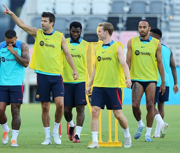 «Барса» должна игрокам 389 миллионов евро – из-за отсрочек зарплат и бонусов. Но они готовы уступать снова «Барса» должна игрокам 389 миллионов евро – из-за отсрочек зарплат и бонусов. Но они готовы уступать снова