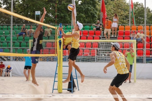 ФОТОФАКТ: Кубок Беларуси по пляжному волейболу прошел в Минске