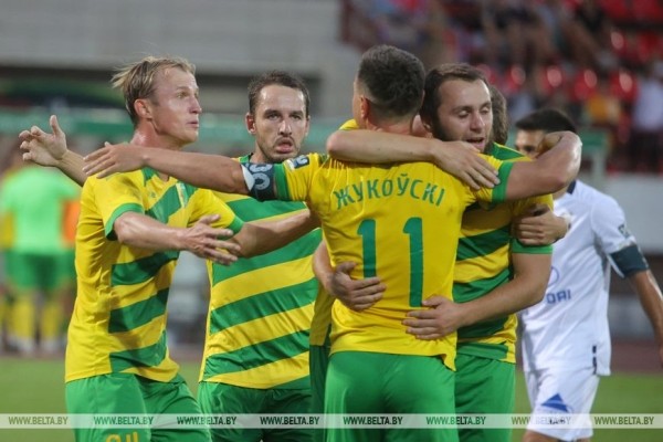 ФОТОФАКТ: Футболисты гродненского "Немана" на своем поле одолели "Ислочь"