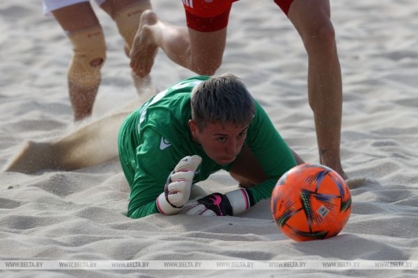 ФОТОФАКТ: Пляжный женский футбол Беларусь - Россия ФОТОФАКТ: Пляжный женский футбол Беларусь - Россия