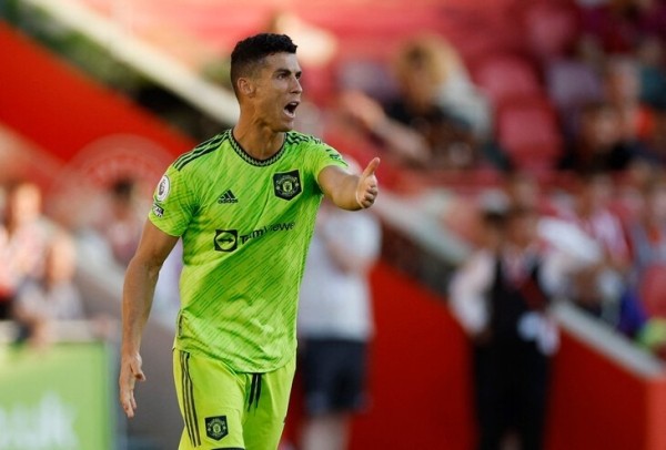 Все, Роналду достал даже Тен Хага – возможен разрыв контракта. Криштиану обедает один и вечно спорит на тренировках Все, Роналду достал даже Тен Хага – возможен разрыв контракта. Криштиану обедает один и вечно спорит на тренировках