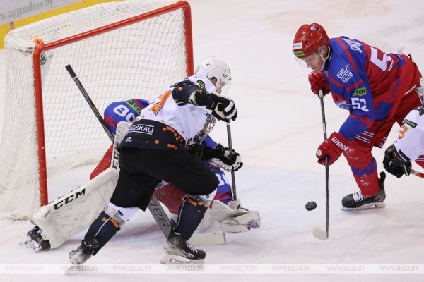 Хоккеисты "Шахтера" потерпели первое поражение в сезоне белорусской экстралиги Хоккеисты "Шахтера" потерпели первое поражение в сезоне белорусской экстралиги