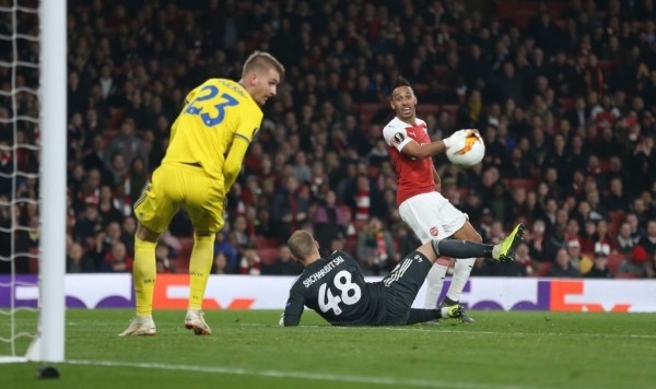 Когда-то на белфутбол хорошо ходили в Европе: «Гомель» в двух матчах посмотрели почти 100 тысяч зрителей, минское «Динамо» прилично собирало в Австрии и Турции Когда-то на белфутбол хорошо ходили в Европе: «Гомель» в двух матчах посмотрели почти 100 тысяч зрителей, минское «Динамо» прилично собирало в Австрии и Турции