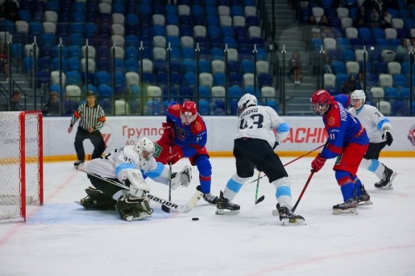 Хоккей. МХЛ. "Динамо-Шинник" минимально уступило в Туле АКМ-"Юниор"
Хоккей. МХЛ. "Динамо-Шинник" минимально уступило в Туле АКМ-"Юниор"