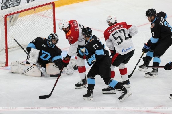 Хоккеисты минского "Динамо" одержали вторую победу на старте сезона КХЛ Хоккеисты минского "Динамо" одержали вторую победу на старте сезона КХЛ