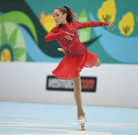 «Хочу, чтобы люди поняли: я девушка». На льду фигуристка-трансгендер из Бразилии – ей 14 лет