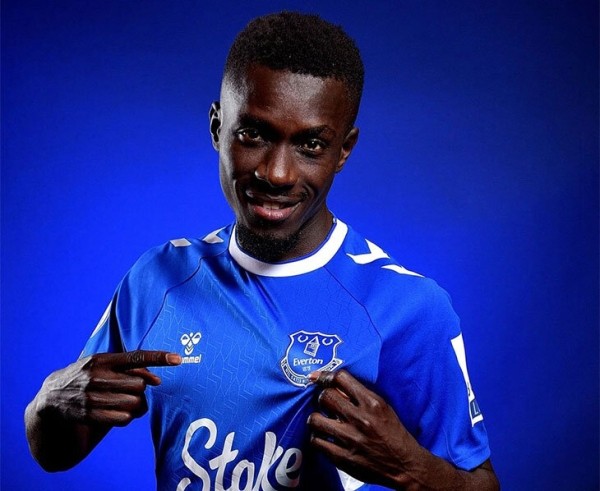 Главные сделки в дедлайн: Обамеянг вернулся в Лондон, у «Ман Сити» новый ЦЗ, «Милан» наконец очнулся Главные сделки в дедлайн: Обамеянг вернулся в Лондон, у «Ман Сити» новый ЦЗ, «Милан» наконец очнулся