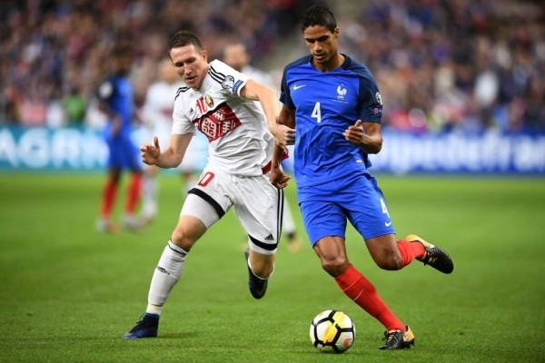 Когда-то на белфутбол хорошо ходили в Европе: «Гомель» в двух матчах посмотрели почти 100 тысяч зрителей, минское «Динамо» прилично собирало в Австрии и Турции Когда-то на белфутбол хорошо ходили в Европе: «Гомель» в двух матчах посмотрели почти 100 тысяч зрителей, минское «Динамо» прилично собирало в Австрии и Турции