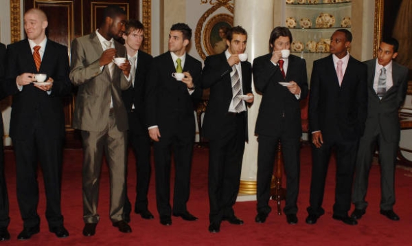 Это сейчас приоритет Глеба – фото с ТВ-людоедами, а когда-то он очень ждал снимка с Елизаветой II. Вот как игрок повстречал королеву Британии Это сейчас приоритет Глеба – фото с ТВ-людоедами, а когда-то он очень ждал снимка с Елизаветой II. Вот как игрок повстречал королеву Британии