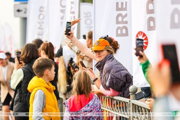 РЕПОРТАЖ: Скорость и выносливость: полумарафон провели в Бресте