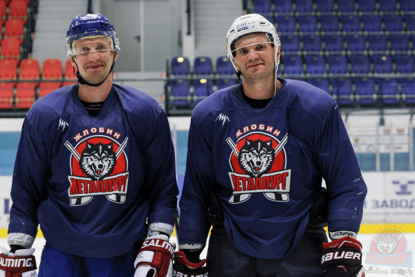 Из Жлобина убрали украинского «Батю»: он молчит о войне и, похоже, не имеет вопросов к Лукашенко, а его брат (тоже хоккеист) брался за оружие, чтобы защищать Киев