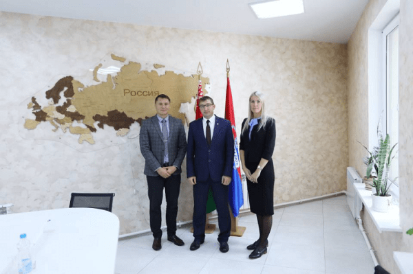 Футбольный «Минск» не скрывает, как пичкает сотрудников пропагандой: встречи с чинушами, сбор для Талая, «единение» с Россией и принудительная подписка