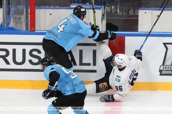 Хоккеисты минского "Динамо" обыграли "Барыс" на старте сезона КХЛ 