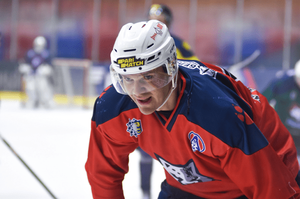 Из Жлобина убрали украинского «Батю»: он молчит о войне и, похоже, не имеет вопросов к Лукашенко, а его брат (тоже хоккеист) брался за оружие, чтобы защищать Киев