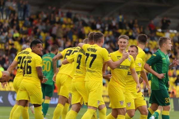 Футбол. "Шахтер" теряет очки, но остается на вершине, у Абдихоликова почти двадцатка — полная картина 20-го тура высшей лиги
Футбол. "Шахтер" теряет очки, но остается на вершине, у Абдихоликова почти двадцатка — полная картина 20-го тура высшей лиги