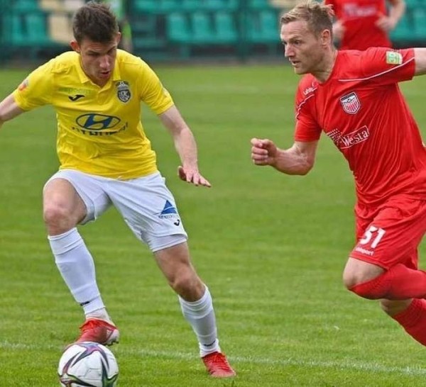 Футбол.  "Ислочь" победила "Арсенал"
  