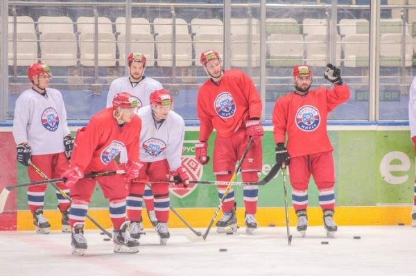 Хоккей.  Betera-Экстралига. "Юность" победила "Шахтер"
 