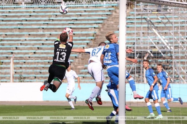 Минское "Динамо" догнало футболистов "Шахтера" в чемпионате Беларуси Минское "Динамо" догнало футболистов "Шахтера" в чемпионате Беларуси