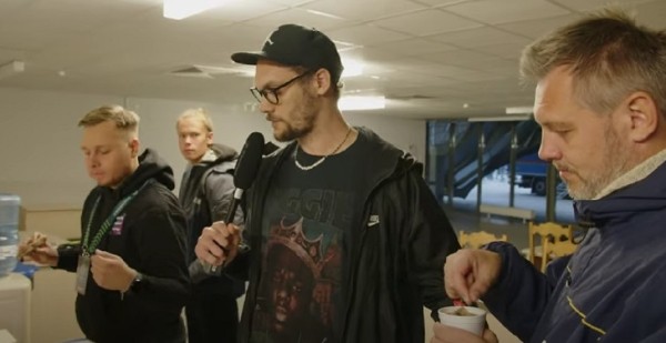 Мем о 3%, вопрос двойнику Гончаренко, откуда готовится нападение, интервью через решетку – российский блогер на белкласико разгонял тоску