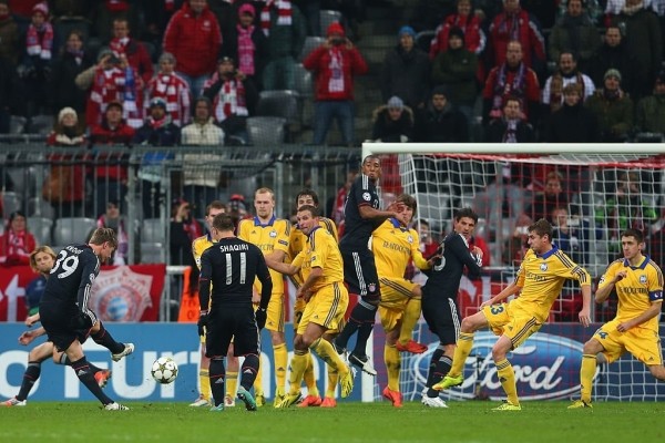 Когда-то на белфутбол хорошо ходили в Европе: «Гомель» в двух матчах посмотрели почти 100 тысяч зрителей, минское «Динамо» прилично собирало в Австрии и Турции Когда-то на белфутбол хорошо ходили в Европе: «Гомель» в двух матчах посмотрели почти 100 тысяч зрителей, минское «Динамо» прилично собирало в Австрии и Турции