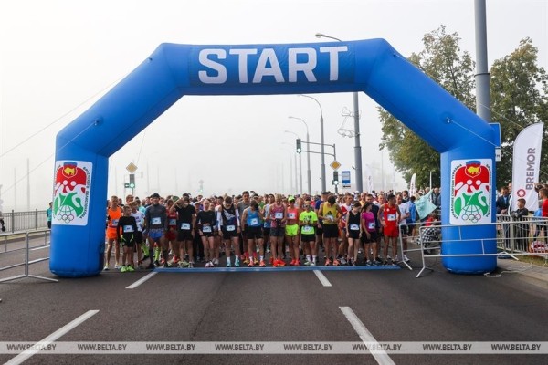 РЕПОРТАЖ: Скорость и выносливость: полумарафон провели в Бресте