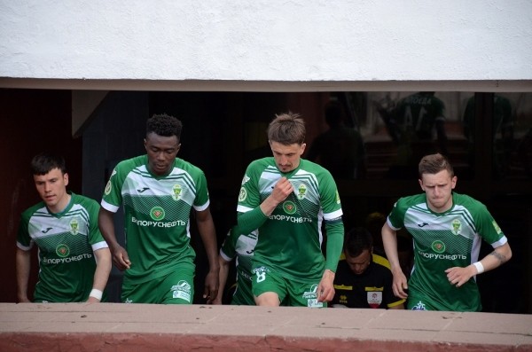 Футбол. Чемпионат Беларуси. 23-й тур. "Днепр" сыграет со "Слуцком", "Гомель" сразится с "Витебском". Онлайн — в 17.45
Футбол. Чемпионат Беларуси. 23-й тур. "Днепр" сыграет со "Слуцком", "Гомель" сразится с "Витебском". Онлайн — в 17.45