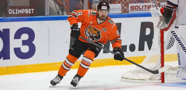 Хоккей. КХЛ. Белорусский форвард "Амура" Евгений Оксентюк оштрафован за симуляцию
Хоккей. КХЛ. Белорусский форвард "Амура" Евгений Оксентюк оштрафован за симуляцию