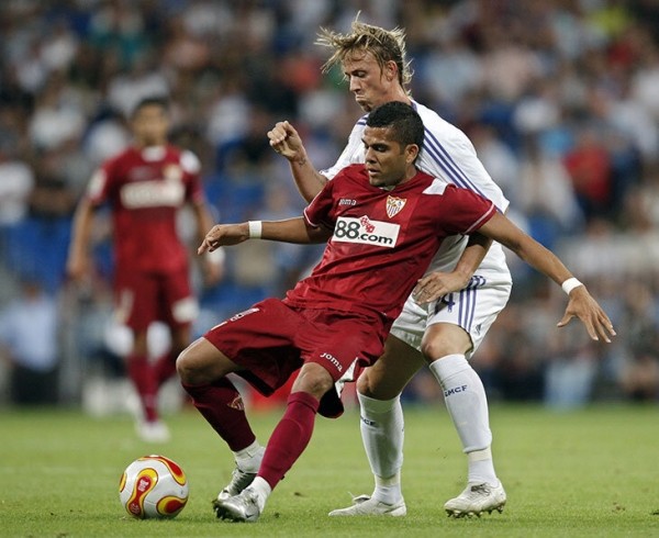 Европейский путь Дани Алвес начал в «Севилье» – хотя до этого о ней даже не слышал. Тут из него сделали звезду