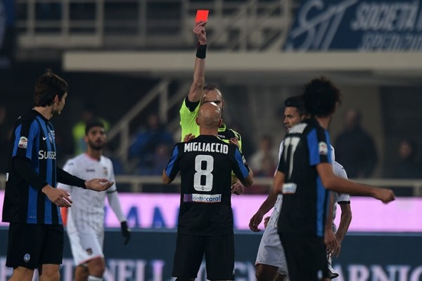 Защитника «Ниццы» удалили уже на 9-й секунде! Кажется, это самая быстрая красная в истории топ-чемпионатов Защитника «Ниццы» удалили уже на 9-й секунде! Кажется, это самая быстрая красная в истории топ-чемпионатов